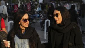Все повече жени в Иран – както млади така и