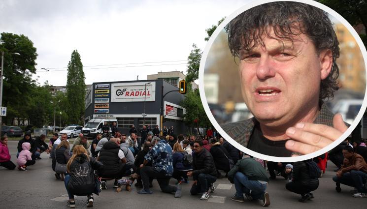 Йонко Иванов - Председателят на Съюза на центровете за авто-мото подготовка Йонко Иванов пред 