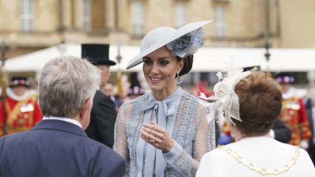 Визия на бъдеща кралица: Кейт Мидълтън събра погледите на градинско парти след коронацията (ГАЛЕРИЯ)