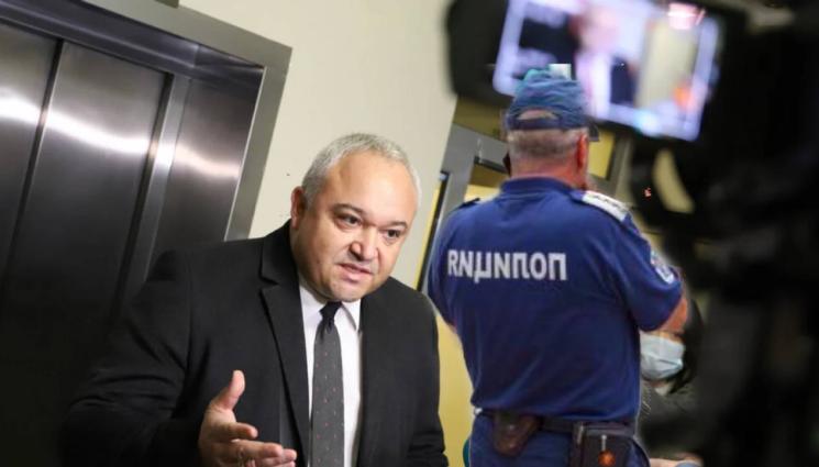 Иван Дерменджиев - МВР С КРУТИ МЕРКИ: Дерменджиев праща на ченгетата подкрепление след касапницата на