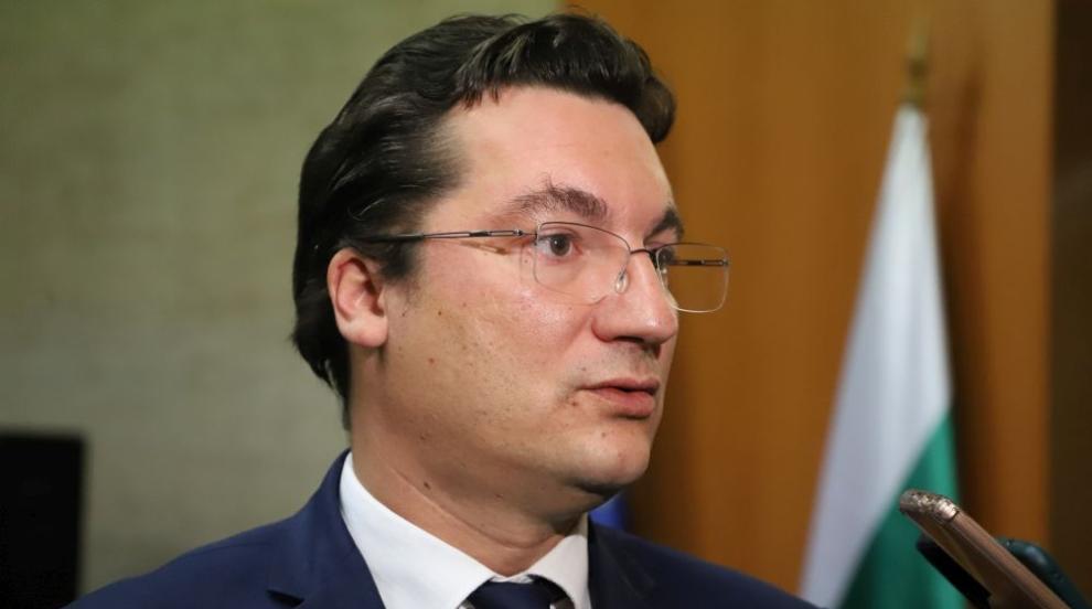Крум Зарков се оттегля като секретар по правните въпроси на президента