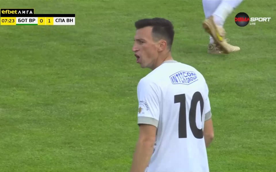 В 8-ата минута Спартак Варна поведе след много груба  грешка