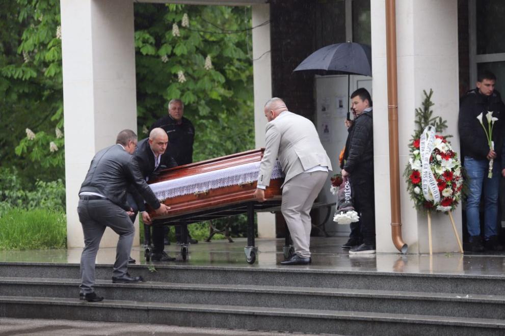 Ани и Яврор