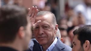 Турският президент Реджеп Тайип Ердоган печели на президентските избори с