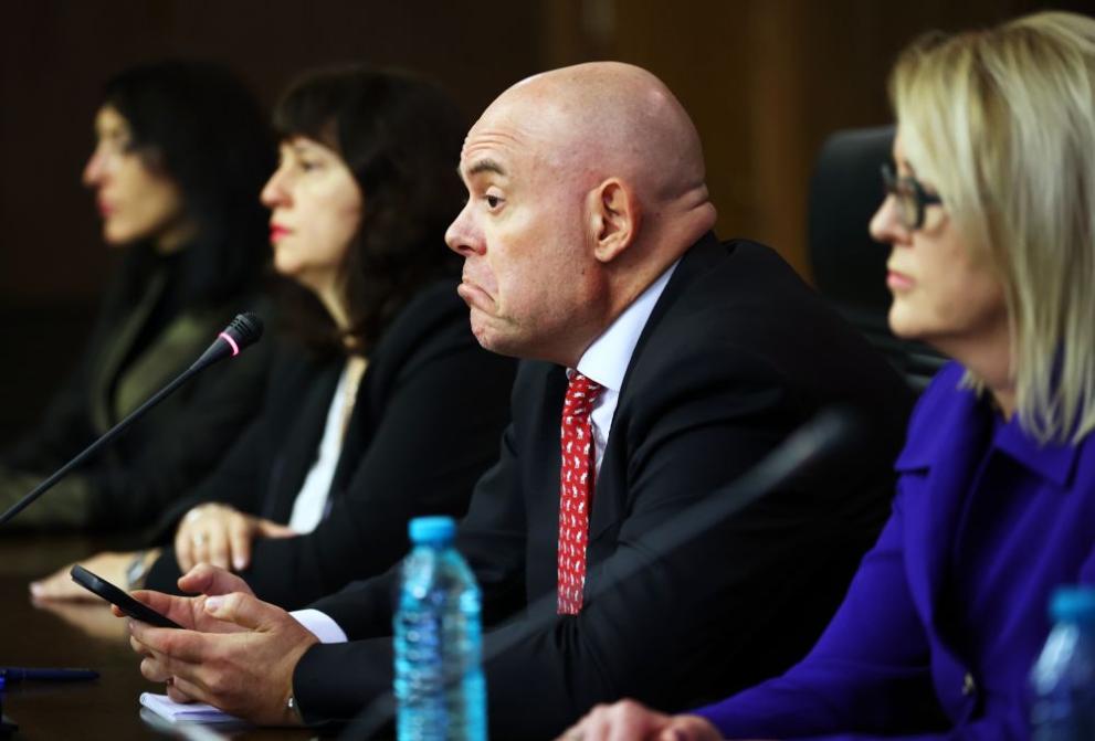 Процедурата по отстраняването на главния прокурор Иван Гешев вече е