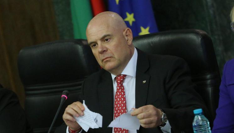 Иван Гешев - САГАТА ПРОДЪЛЖАВА: Иван Гешев с обръщение към нацията