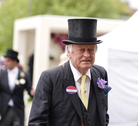 Кралският биограф Андрю Лоуни прави сензационно твърдение в новата си