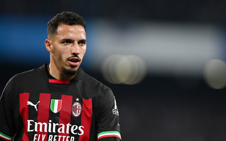 Полузащитникът Исмаел Бенасер ще се възстановява поне шест месеца от