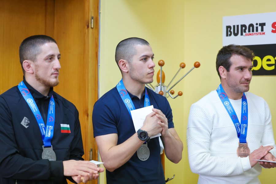 Българските медалисти от Европейското първенство по самбо получиха парични премии1