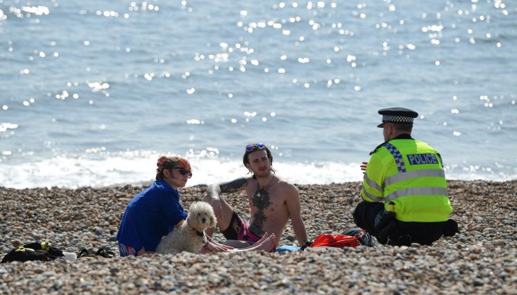 полицаи великобритания - ЗА ЛЕТНИЯ СЕЗОН: Британски полицаи в родните курорти