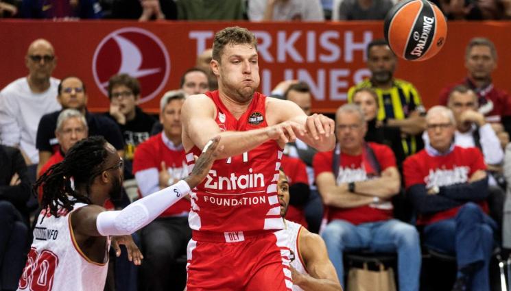 Александър Везенков - Везенков не стигна на Олимпиакос! Българинът със силен мач, но гърците допуснаха странна загуба