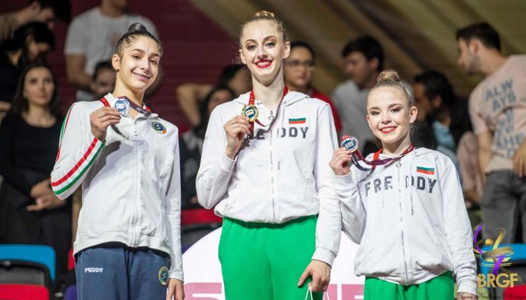 художествена гимнастика - Боряна Калейн донесе първа европейска титла за БГ от 29 г. насам, Стилияна Николова е с бронз в многобоя (СНИМКИ)