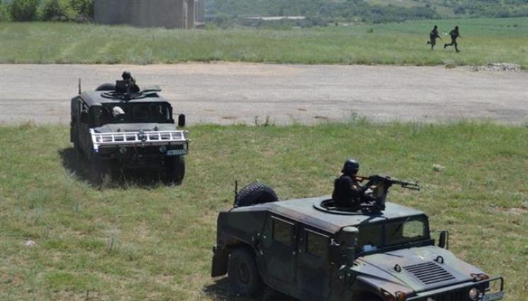 танк - КАКВО СЕ СЛУЧВА В БУРГАСКО! Бронирани машини се придвижват към парк Росенец и остров Св. Иван