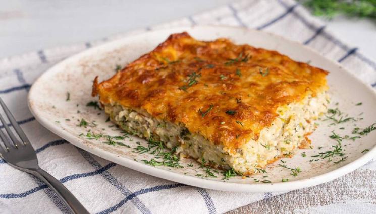 рецепти - Гответе с matekitchen.com: Така е лесно и вкусно с кашкавал! Бърза пита от тиквички или апетитна пица с четири сирена