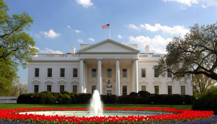 белия дом - В ПЪЛНА ТАЙНА: Започна строителството на бална зала в Белия дом