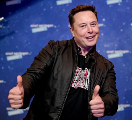 Главният изпълнителен директор на Tesla Илон Мъск потвърди че му