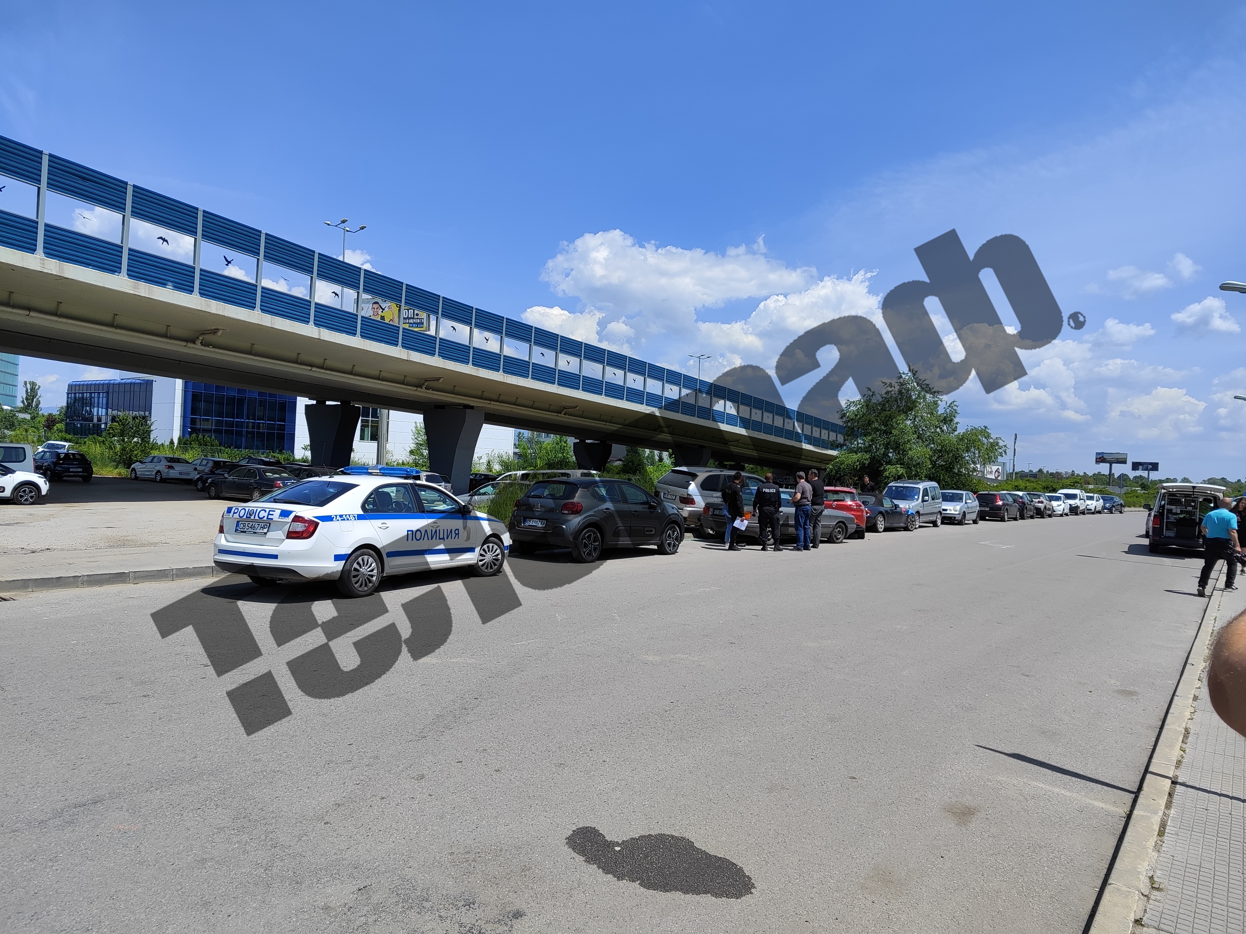 мигранти летище София