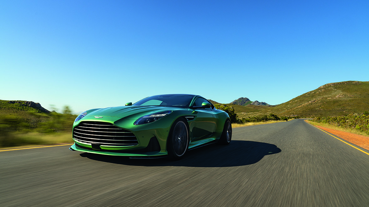 Aston Martin DB12 ?>