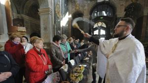 Украинската православна църква преминава към нов календар с решение на