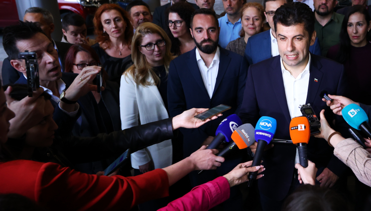 Кирил Петков - ХВЪРЛИ БОМБАТА: Кирил Петков обяви, че политици от ПП-ДБ са били подслушвани