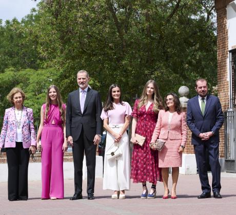 Испанският крал и кралица отпразнуваха кръщенето на по малката си дъщеря
