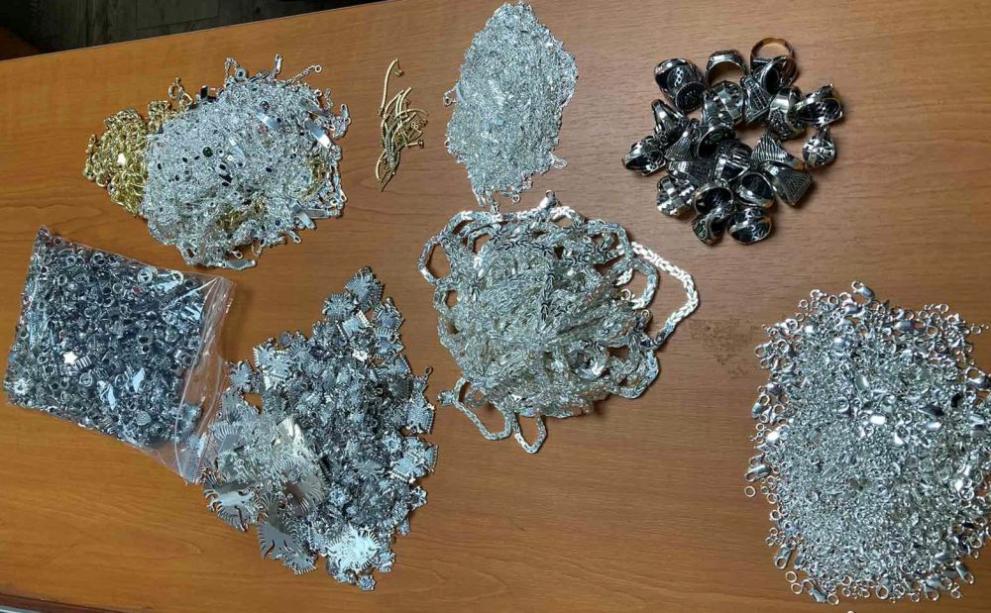 Откриха контрабандни сребърни изделия за над 33 000 лв. при