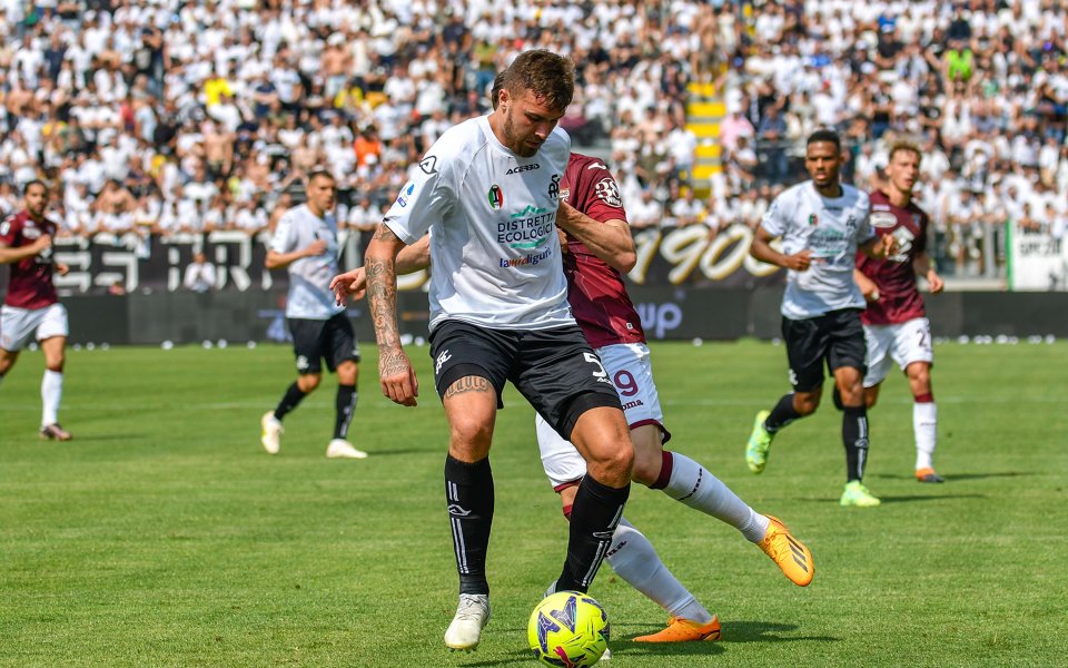 Специя отнесе здрав бой от Торино в 37-ия кръг на