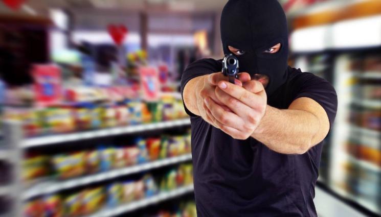 грабеж магазин кражба - На всеки 9 минути в Италия се извършва грабеж
