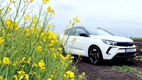Opel вдига нивото с Grandland GSe (тест драйв)