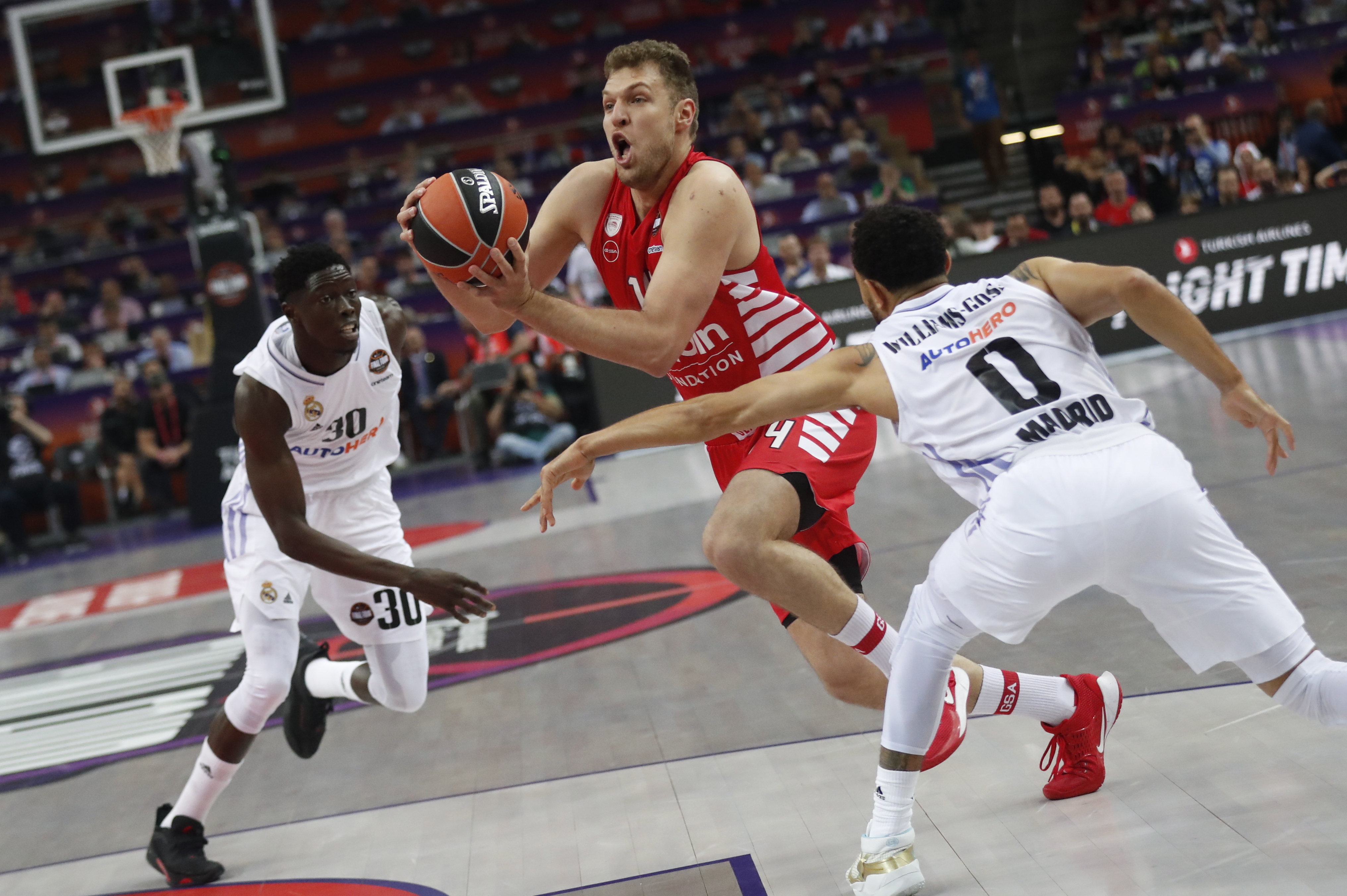 Александър Везенков