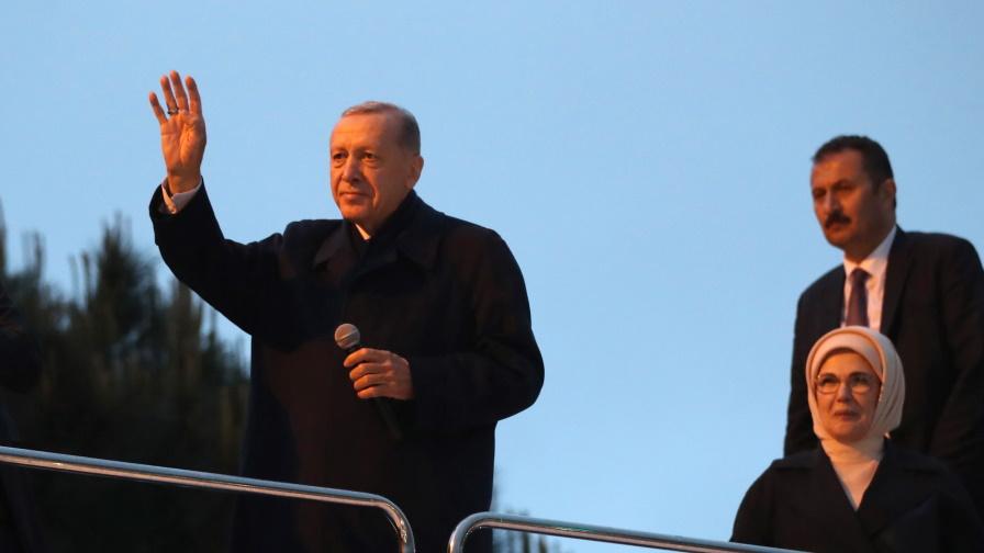 Ердоган обяви изборната си победа пред привърженици в Истанбул