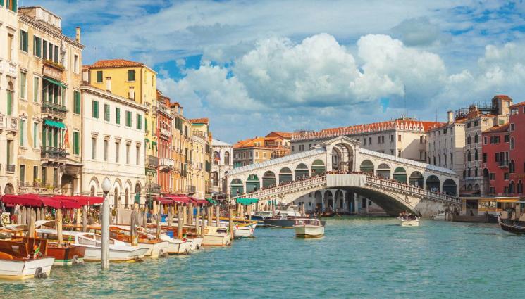 Канале Гранде - Водата в Канале Гранде позеленя (СНИМКА+ВИДЕО)