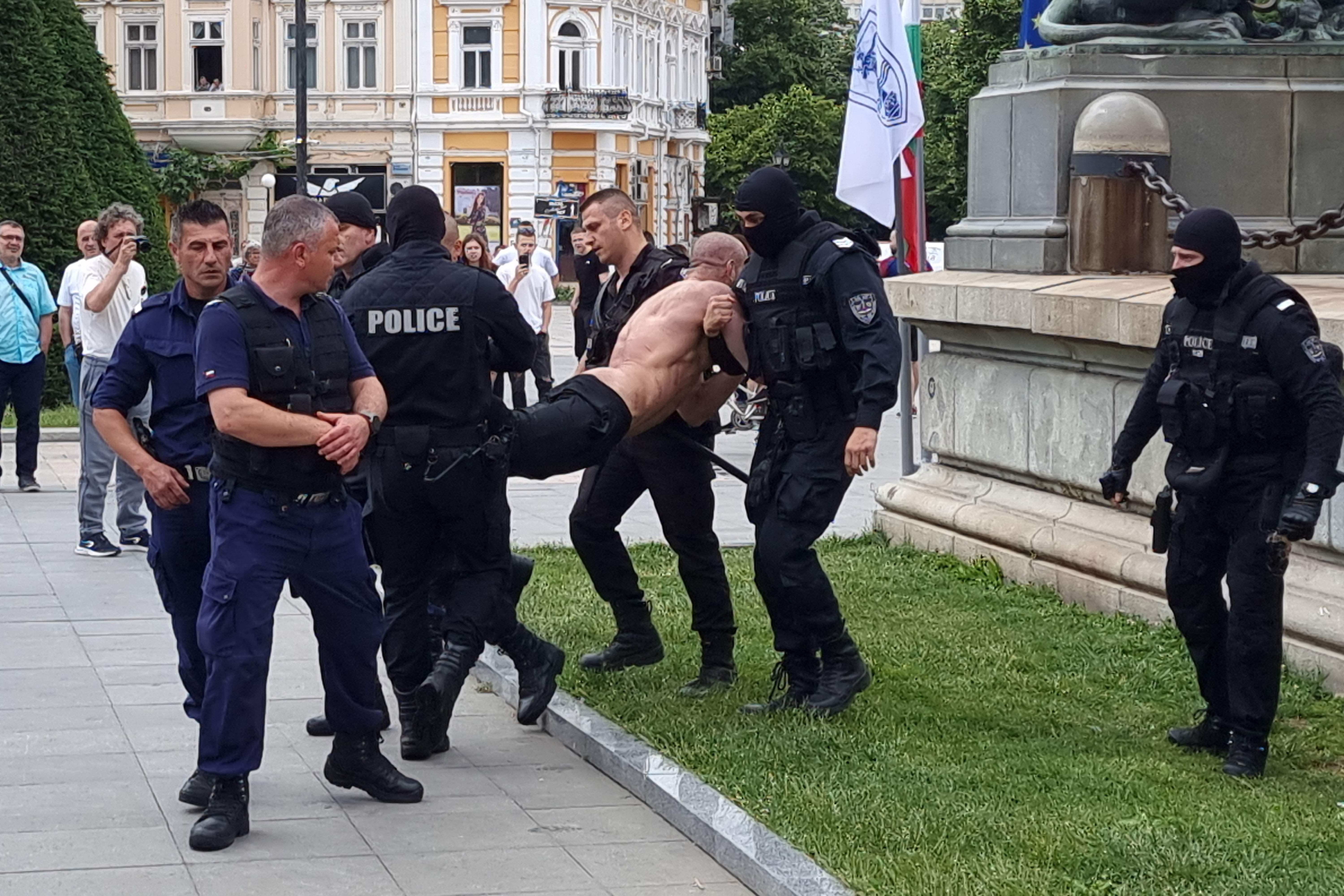 мъж шадраван русе