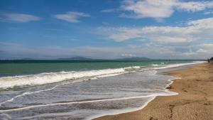 Морската вода край Китен е чиста Това съобщават от РЗИ Бургас