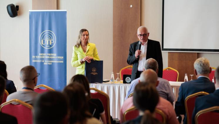 Миглена Темелкова - Студенти от 7 български университета на лидерска академия в Банско