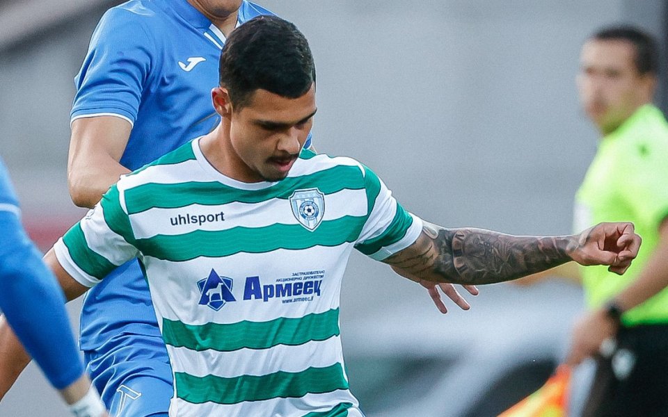 Бразилецът Алекс Фернандес ще изиграе първия си мач за Черно