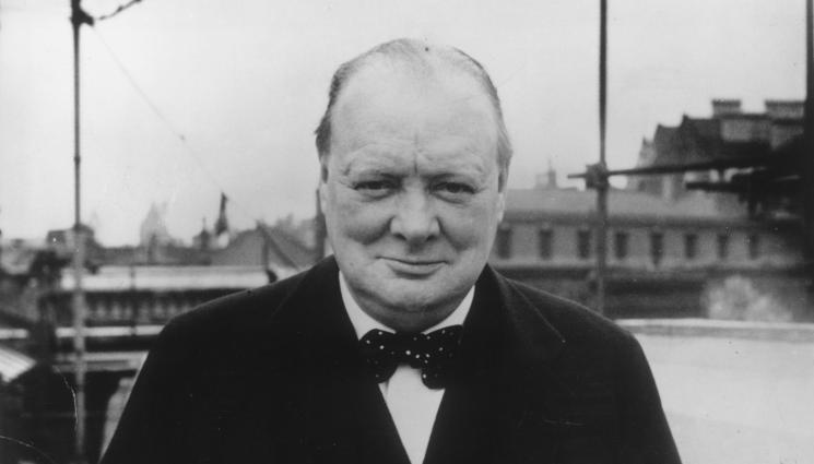 чърчил - Вадят на тезгяха фас на Чърчил