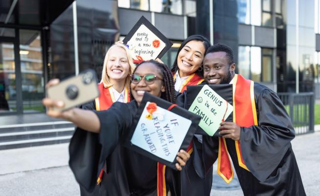  дипломиране 