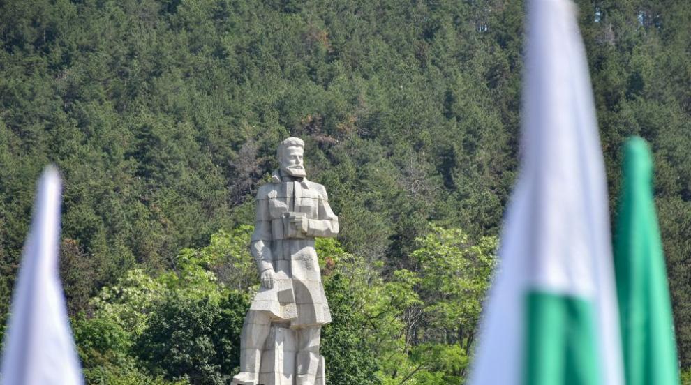 Сирени ще прозвучат в цялата страна в памет на Ботев и загиналите за свободата на България