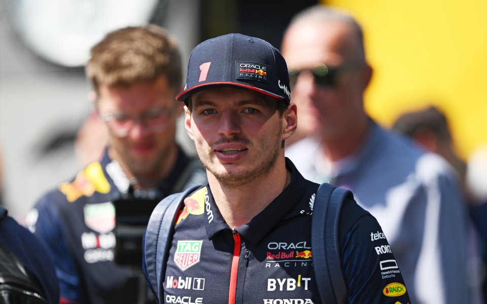 Ред Бул има достатъчно скорост, за да спечели всички надпревари от