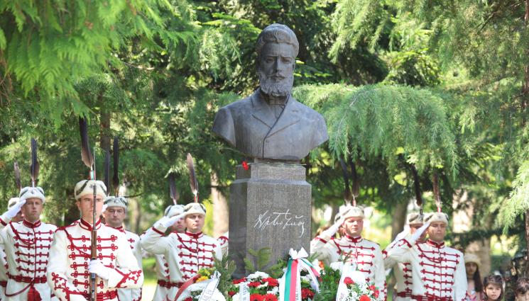 Христо Ботев - С ВОЙ НА СИРЕНИ: България отдаде почит към Христо Ботев и подвига на героите (ГАЛЕРИЯ+ВИДЕО)