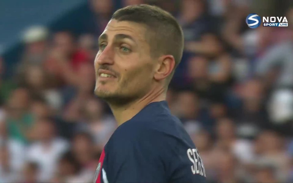 В 24-а минута вратарят на ПСЖ допусна грешка и Йоан