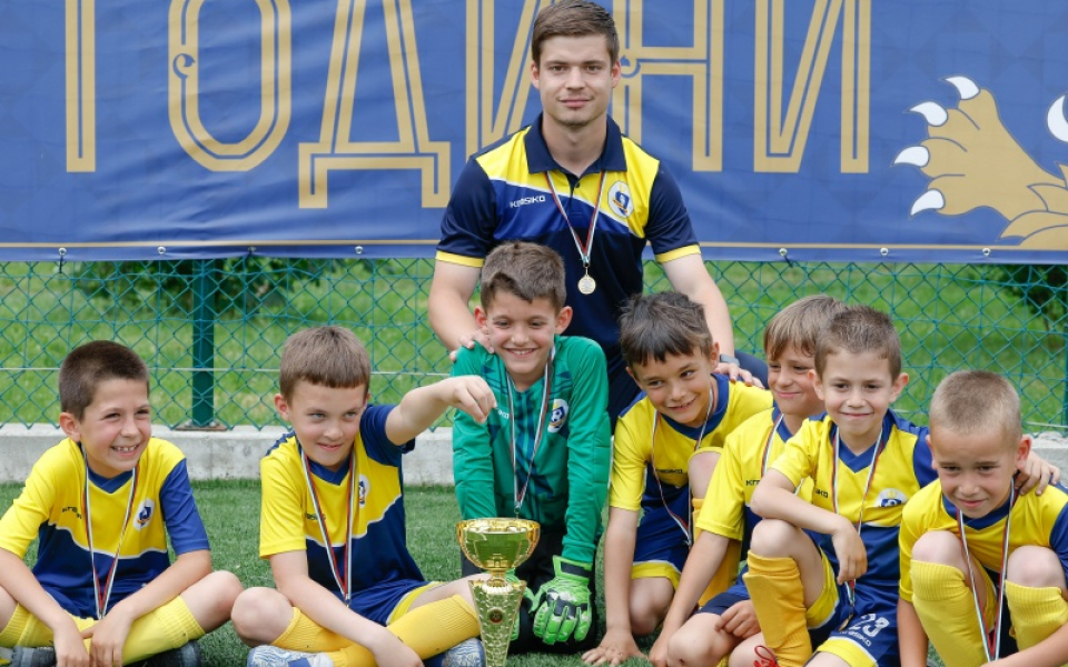 Олимпия спечели детския турнир по футбол по случай Първи юни