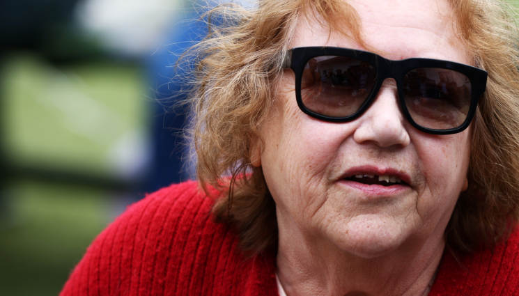 Величка Маркова Аспарухова - НА СТАРТА НА СНИМКИТЕ: Съпругата на Гунди: Пускам България в нашия дом