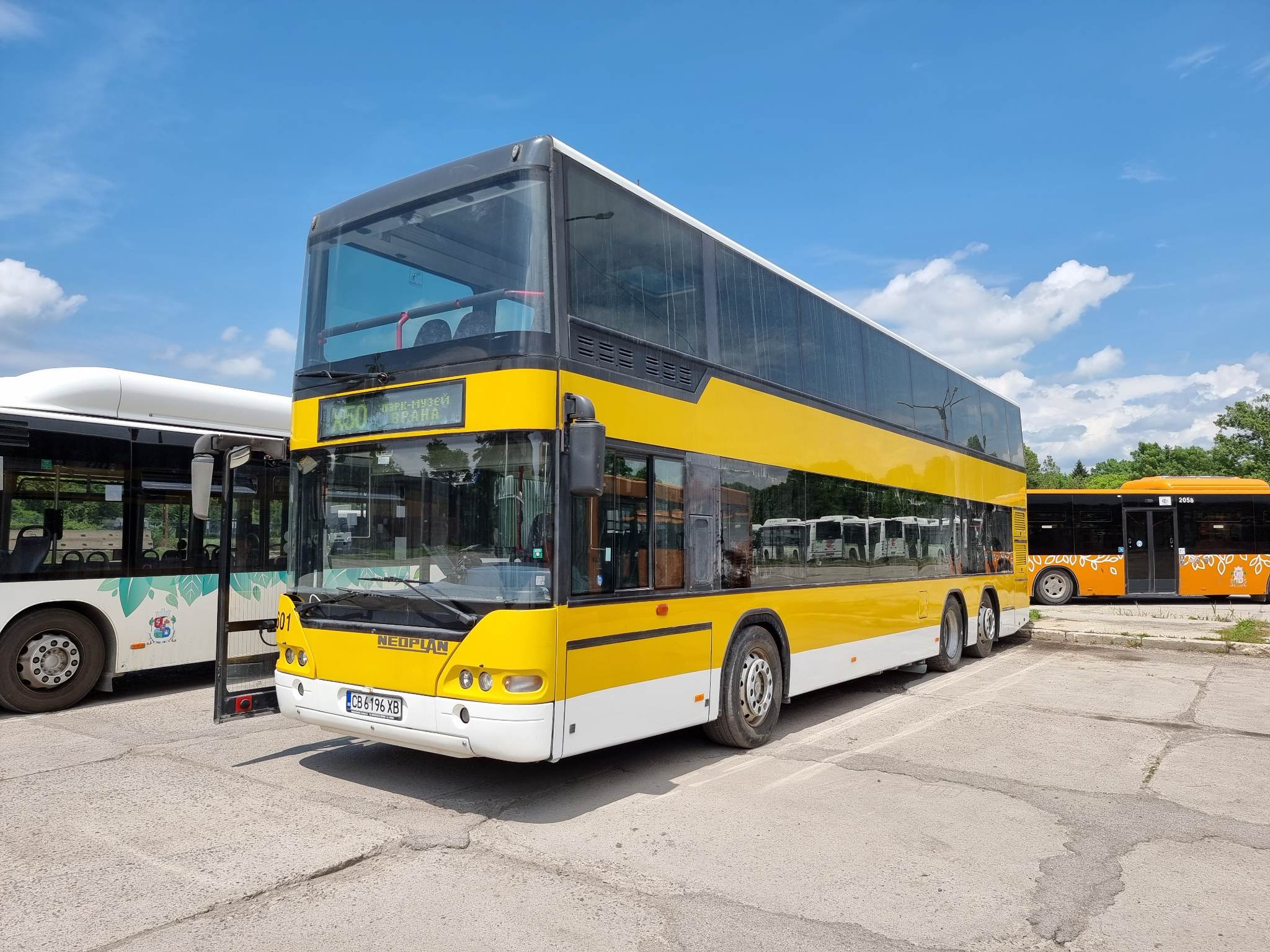 двуетажни автобуси София