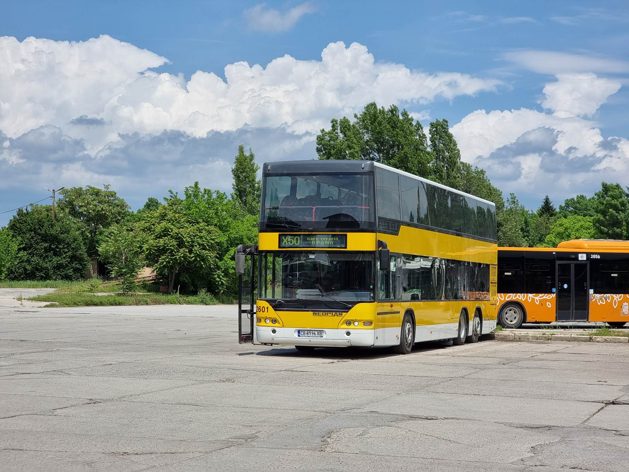 двуетажни автобуси София