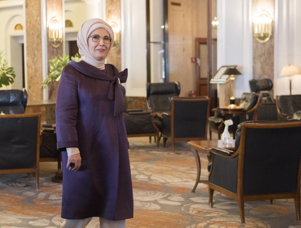  Eмине Eрдоган 