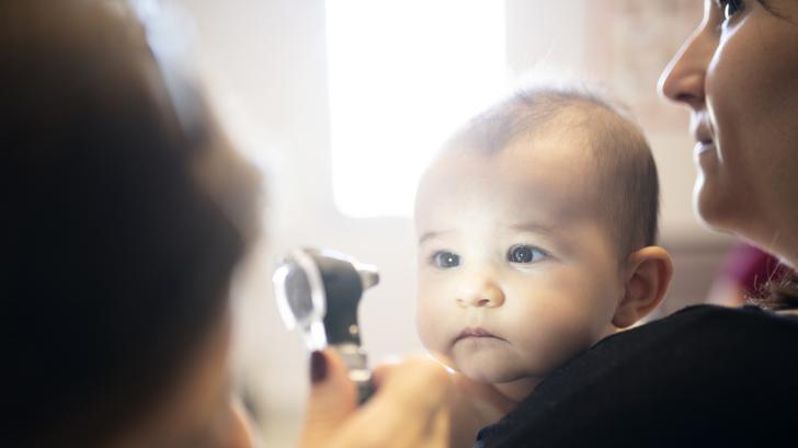 Първи очен преглед на бебе - на 6 месеца. И всичко, което се случва при офталмолога