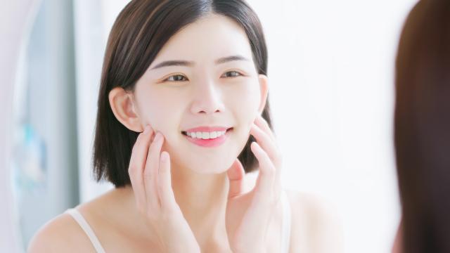 В Япония: На уроци за усмивка