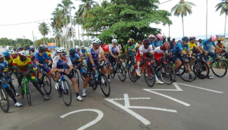 Мартин Маринов - Издуха ги! Български колоездач поведе в Обиколката на Камерун